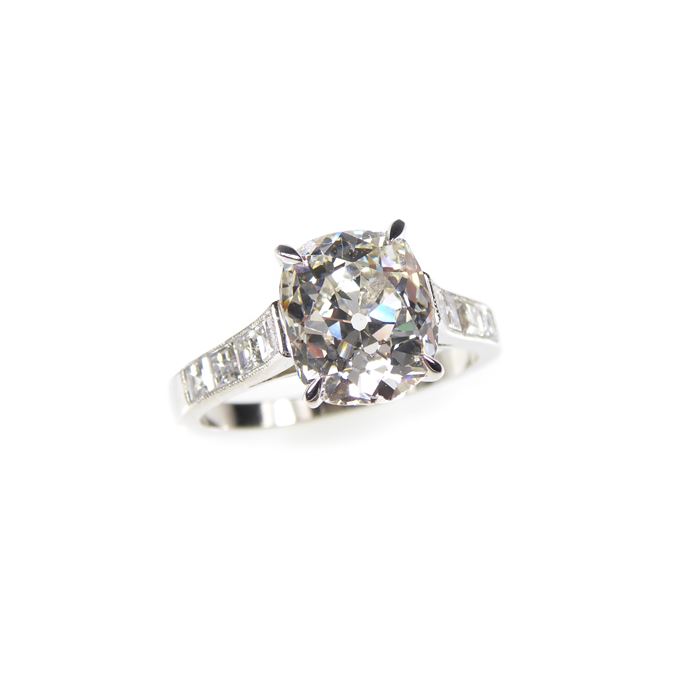 Single stone cushion cut diamond ring | MasterArt